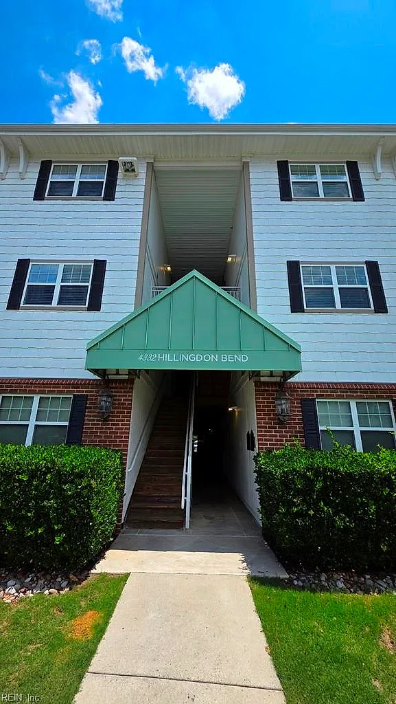 4332 Hillingdon BND #206, CHESAPEAKE VA 23321