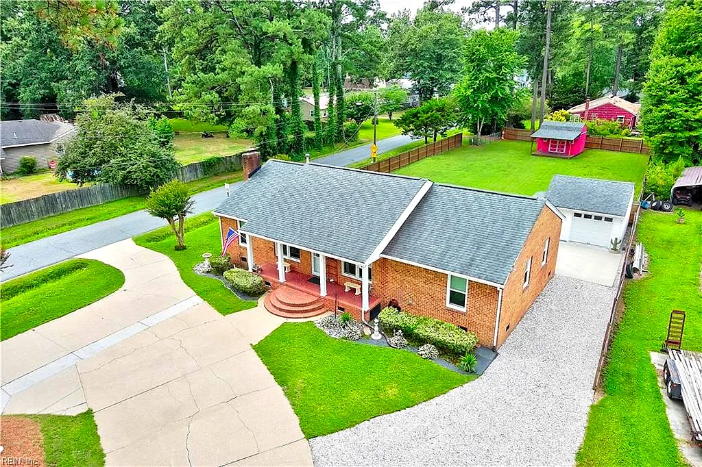 858 Waters RD, CHESAPEAKE VA 23322