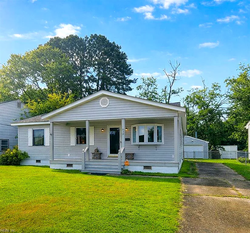 833 Thames DR, HAMPTON VA 23666