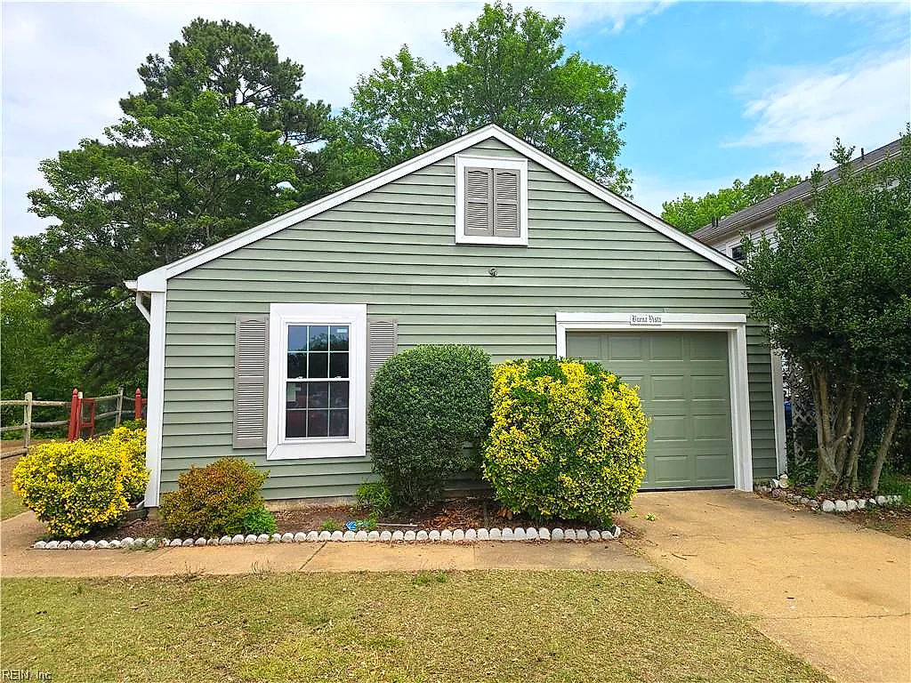 5360 Chatham Hall Dr, Virginia Beach — photo
