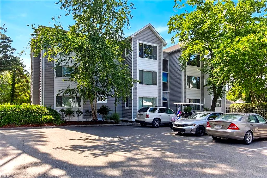 1120 Ocean Trace LN #301, VIRGINIA BEACH VA 23451