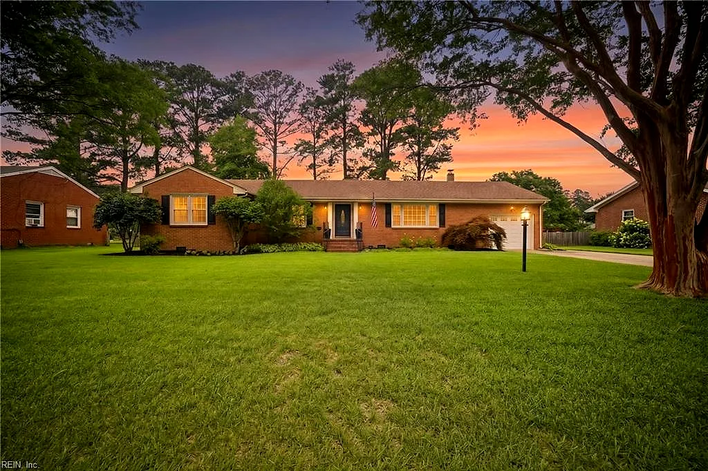 1920 Ames CIR W, CHESAPEAKE VA 23321