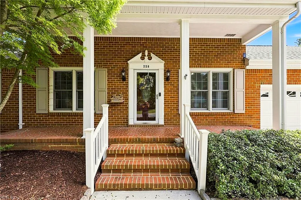 228 Convention Dr, Virginia Beach — photo