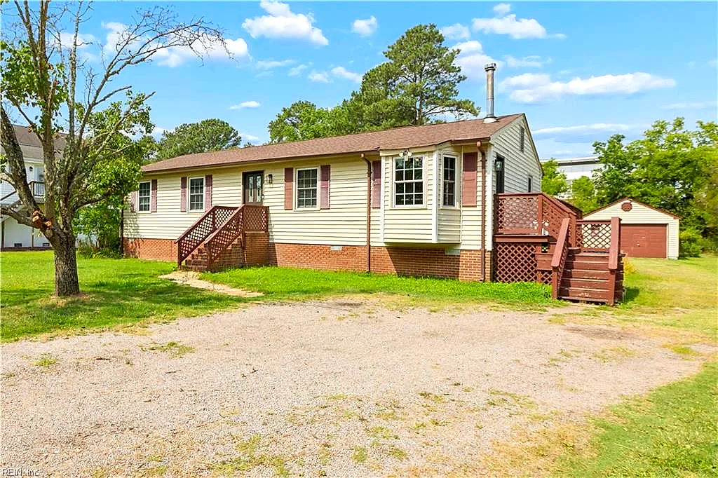 19 Freeman DR #A, POQUOSON VA 23662