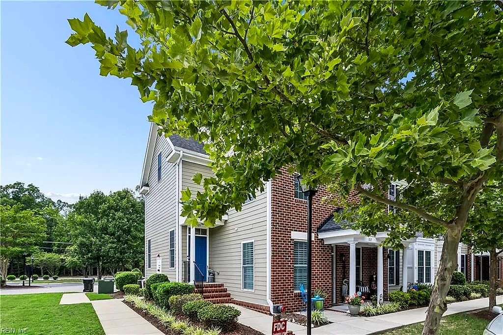 105 Ellery ST, YORKTOWN VA 23692
