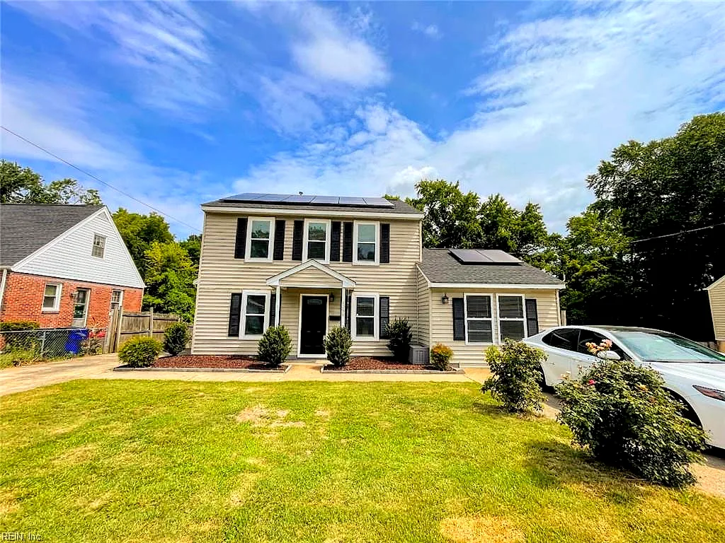 1054 Ivaloo St, Norfolk — photo