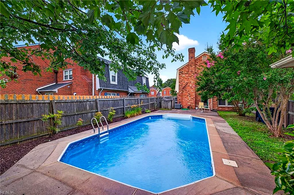 310 Boerum CT, VIRGINIA BEACH VA 23452