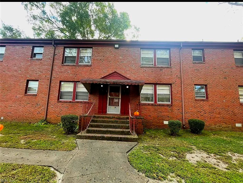 119 W Tyler Cres #1, Portsmouth — photo