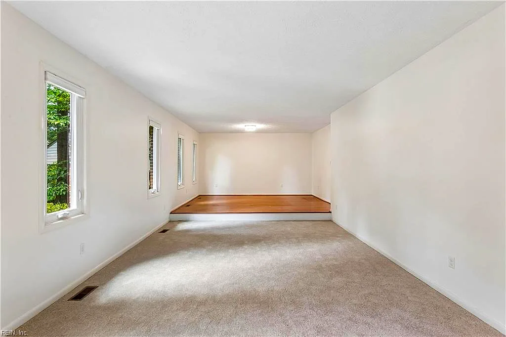 107 Sun Rise Way, Yorktown — photo