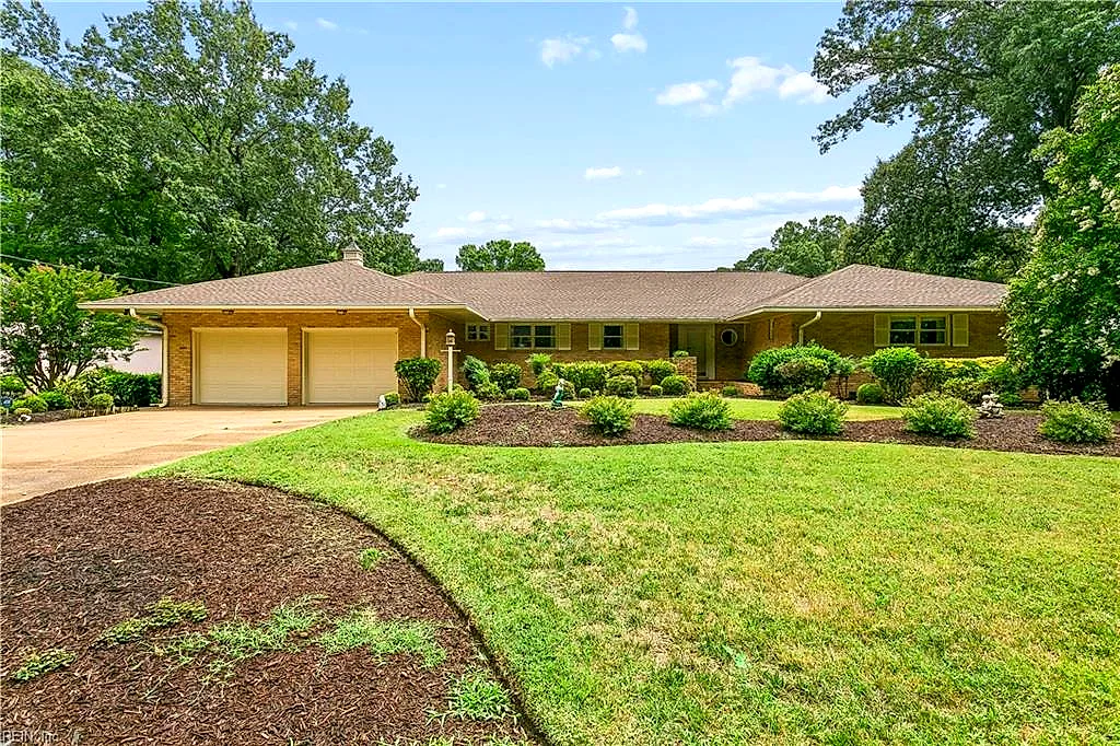 25 Garland DR, NEWPORT NEWS VA 23606