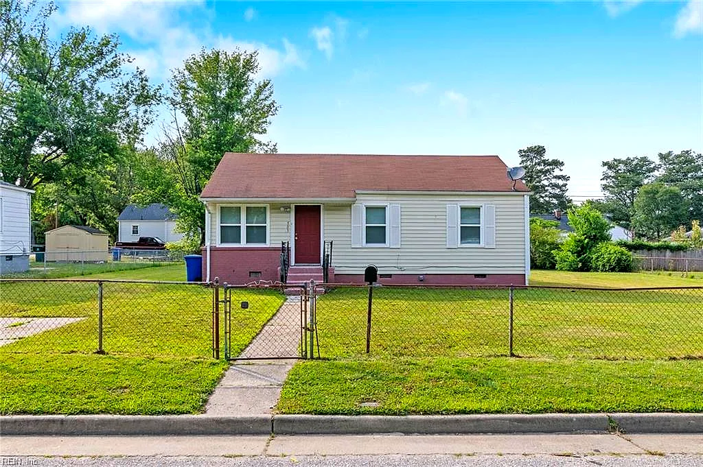503 Woodfin Rd, Newport News — photo