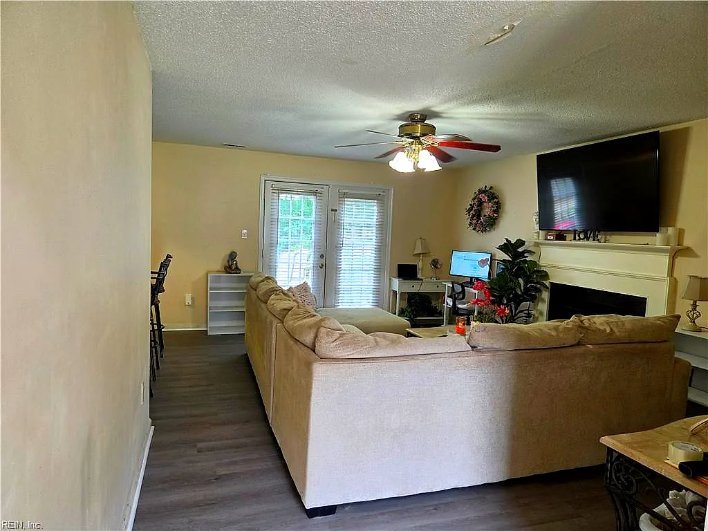 942 Lowry Pl, Newport News — photo
