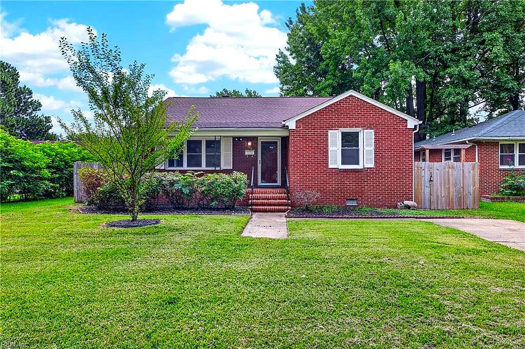 609 Crystal AVE, CHESAPEAKE VA 23324