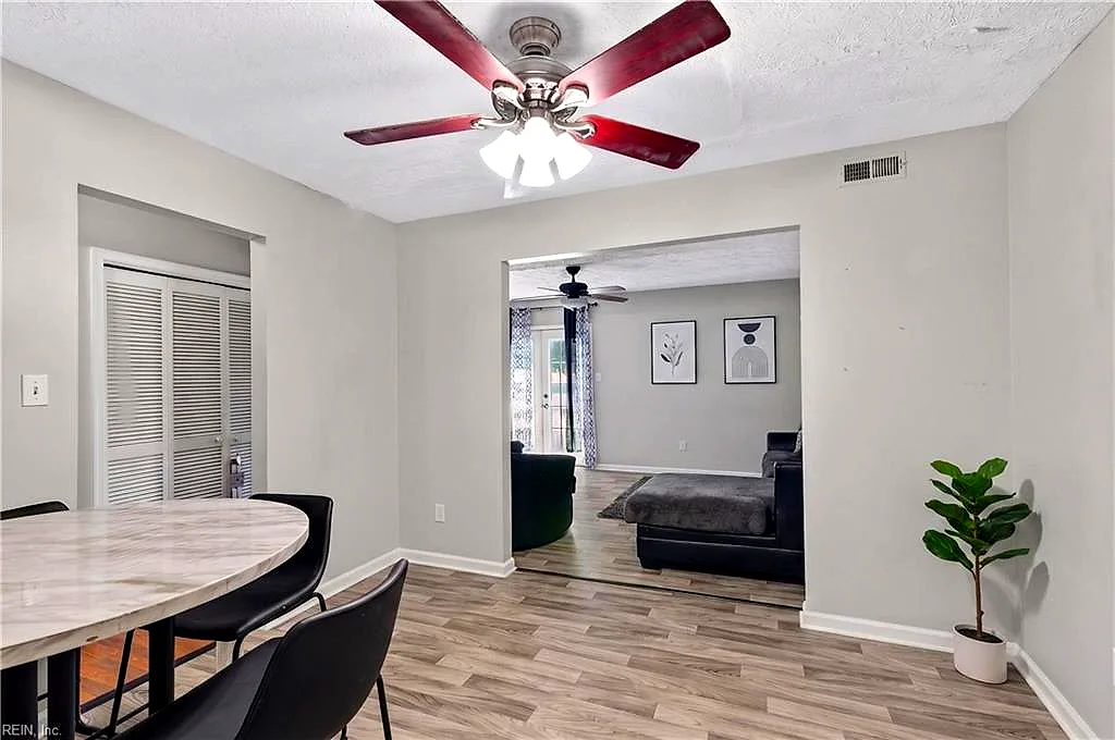 359 Deputy Ln #B, Newport News — photo