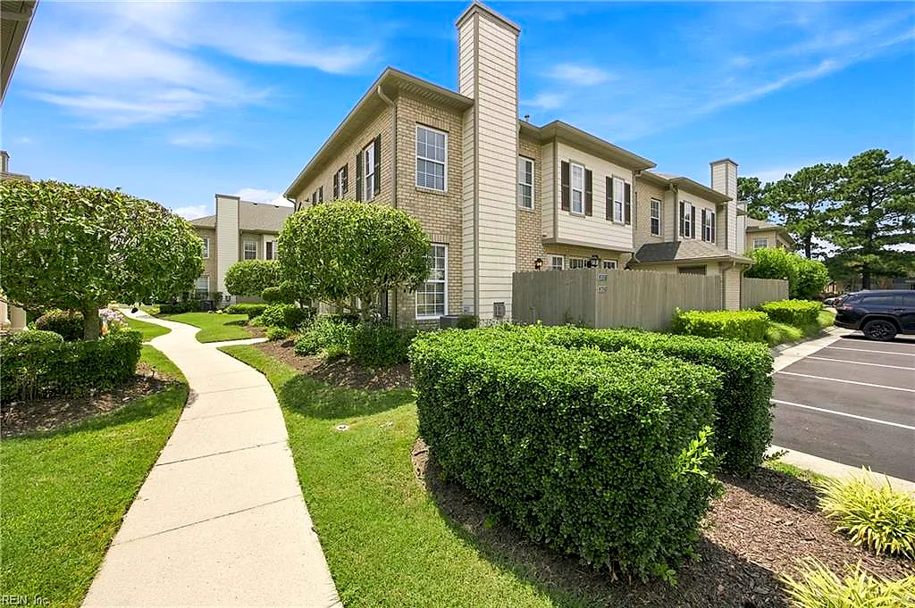 2017 Hardwick CT, VIRGINIA BEACH VA 23454