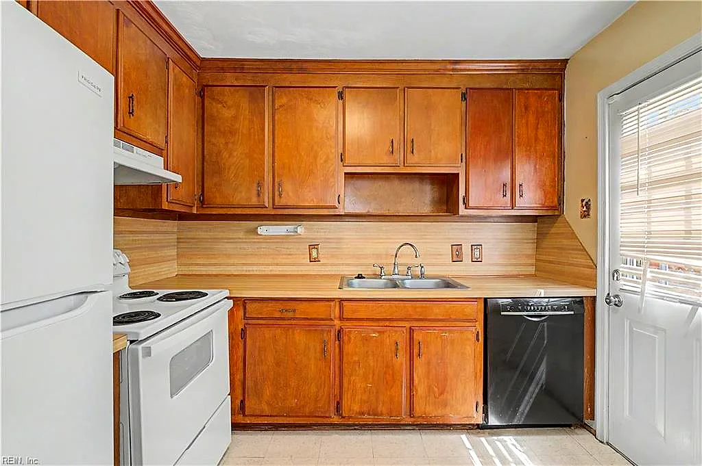 626 Sedgefield Dr, Newport News — photo