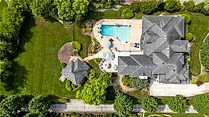 1865 S Woodside Ln, Virginia Beach — photo