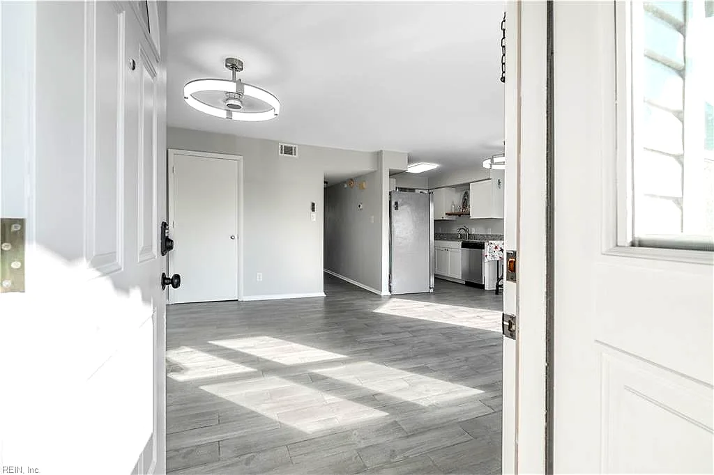 1326 W Ocean View AVE #F, NORFOLK VA 23503