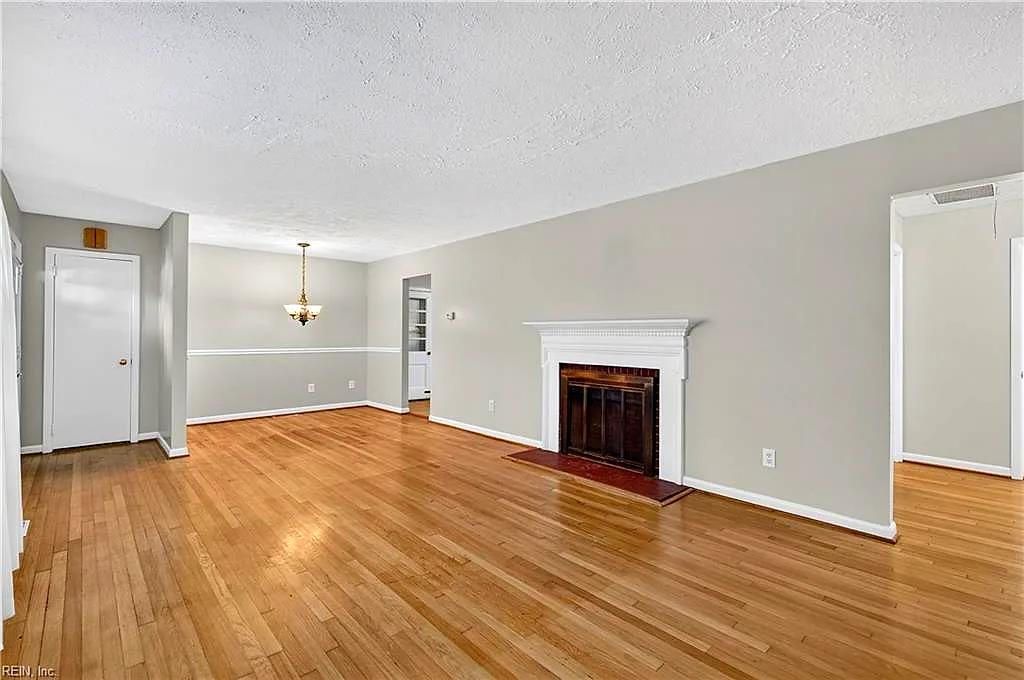 340 Martha Lee Dr, Hampton — photo