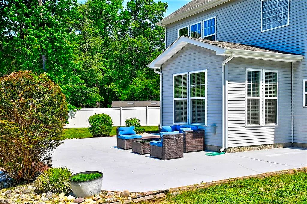200 Benthall RD, HAMPTON VA 23664