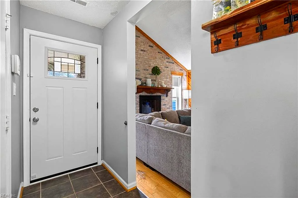 4912 Denny Dr, Virginia Beach — photo