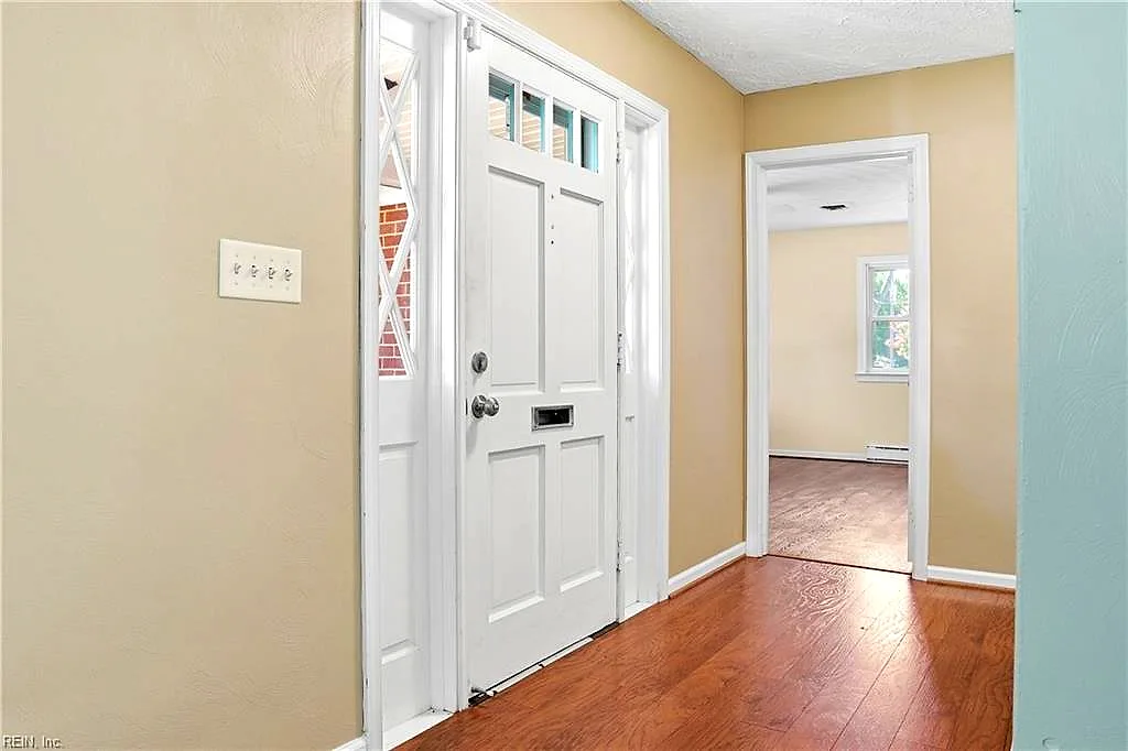 347 Brout Dr, Hampton — photo