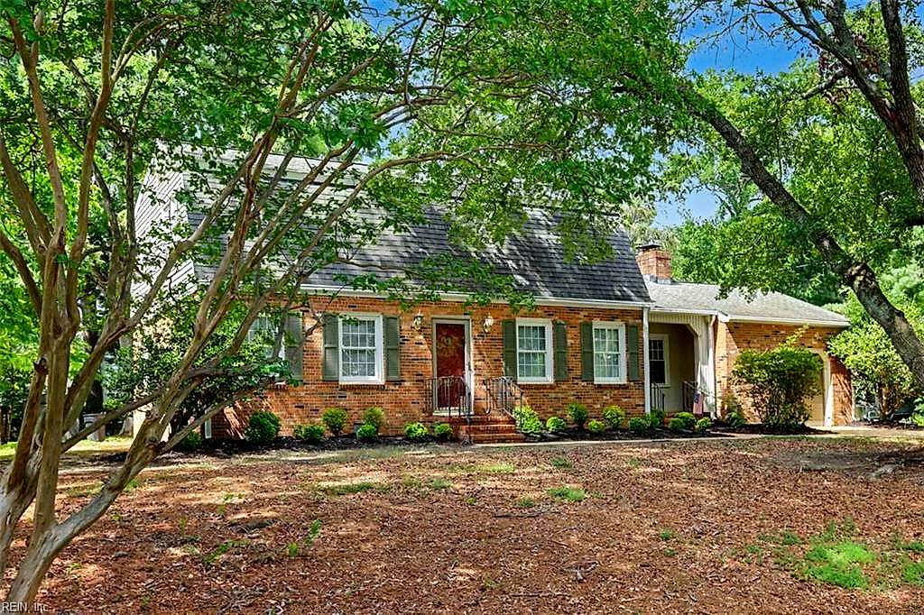 323 Williamsburg CT, NEWPORT NEWS VA 23606