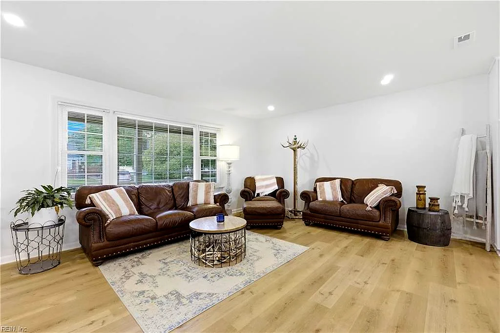 128 Convention Dr, Virginia Beach — photo