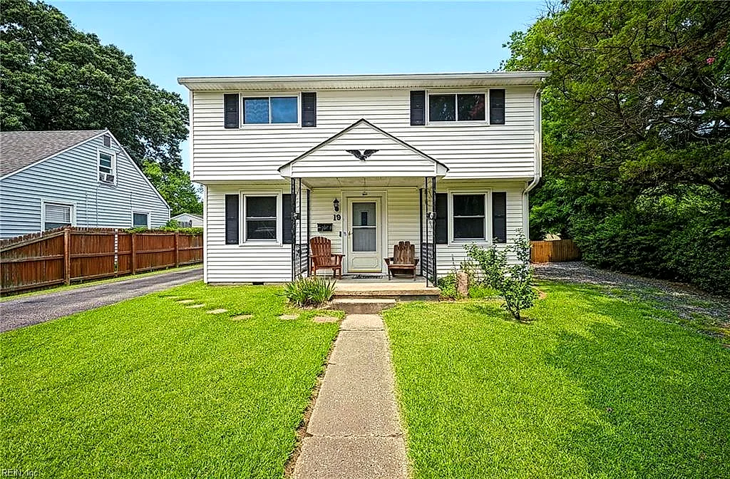 19 E Lamington RD, HAMPTON VA 23669