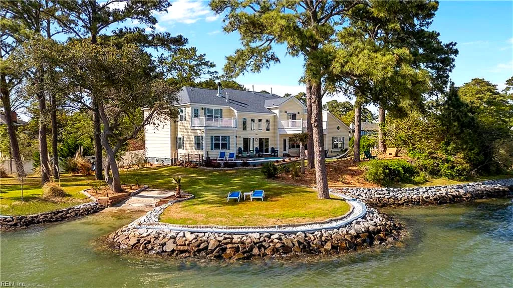 2000 English Cedar CIR, VIRGINIA BEACH VA 23451