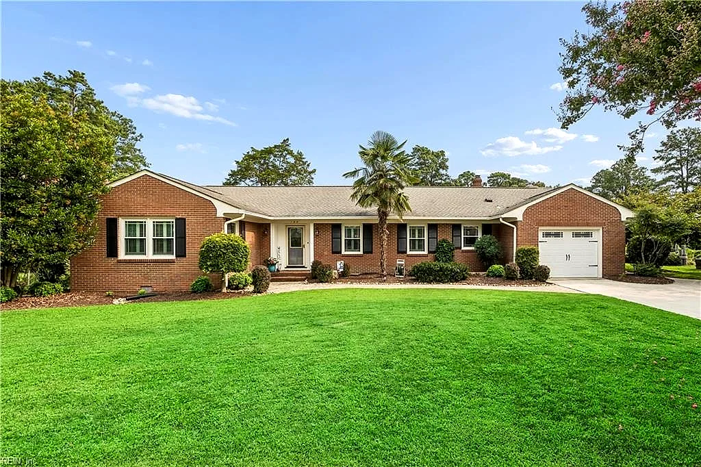 103 Beale AVE, SMITHFIELD VA 23430