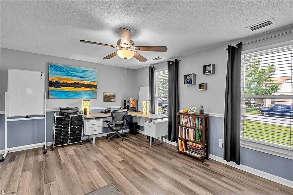 1041 Gauguin Dr, Virginia Beach — photo