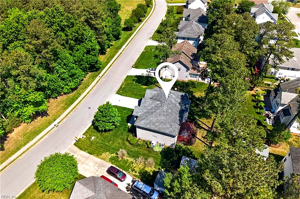 304 Wellington Cir, Smithfield — photo