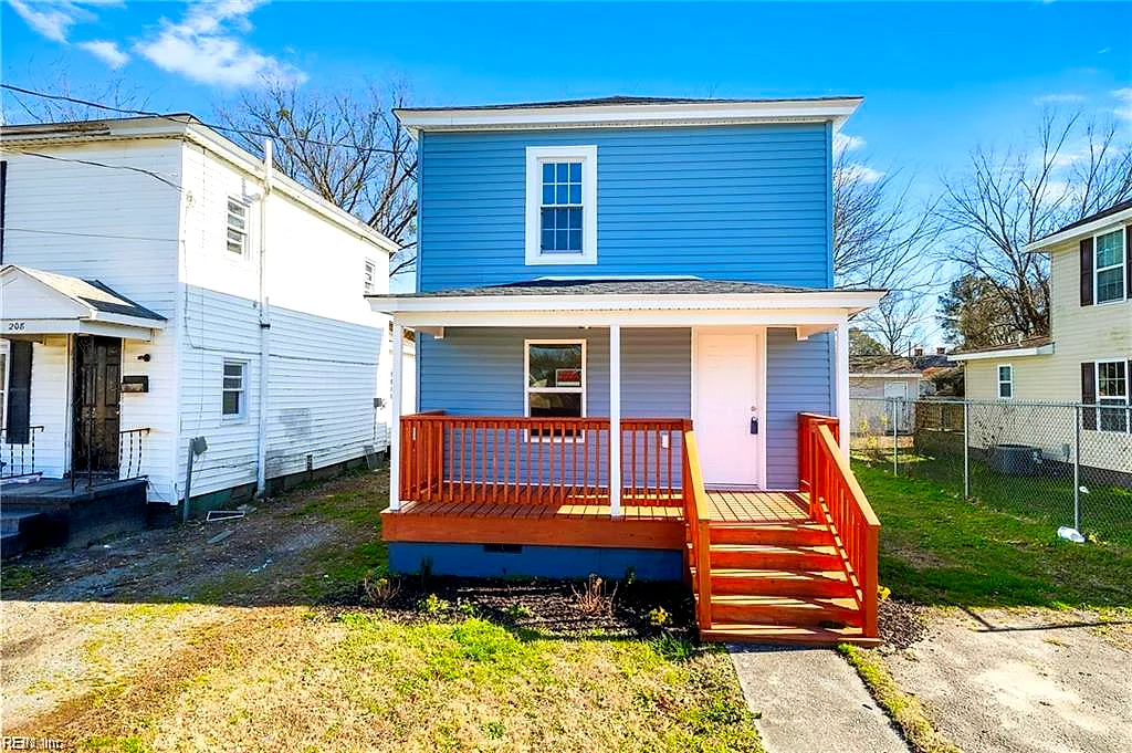 206 Oak St, Suffolk — photo
