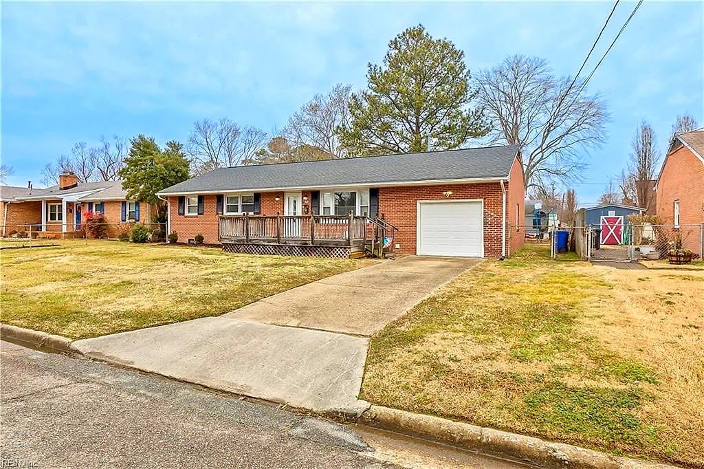 176 Hawthorne DR, NEWPORT NEWS VA 23602