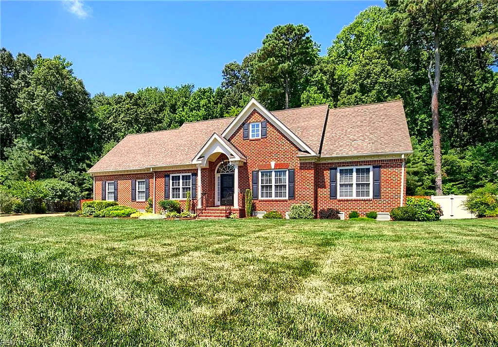 42 Wornom Farm RD, POQUOSON VA 23662