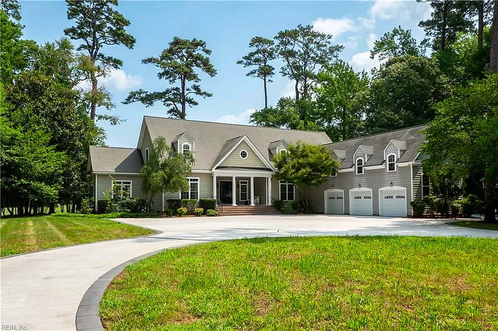 121 Pinewood RD, VIRGINIA BEACH VA 23451