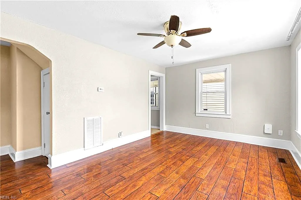 325 E Lorengo Ave, Norfolk — photo