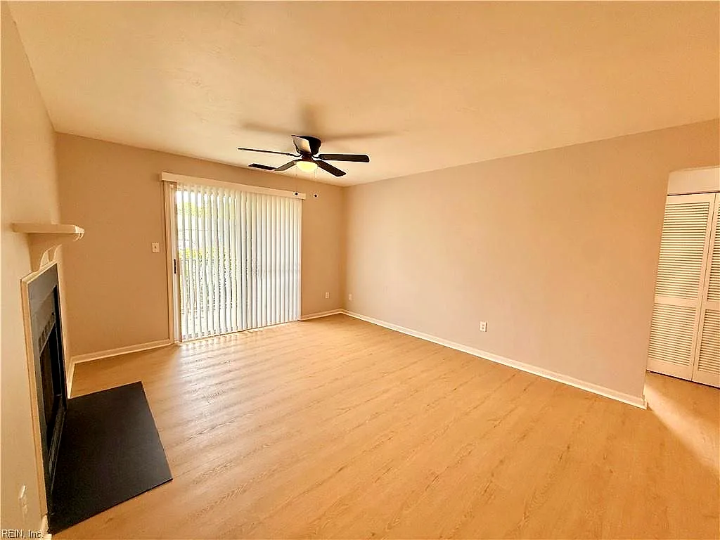512 Thorncliff Dr #101, Newport News — photo