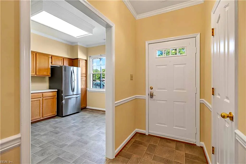 626 South Lake Cir, Chesapeake — photo