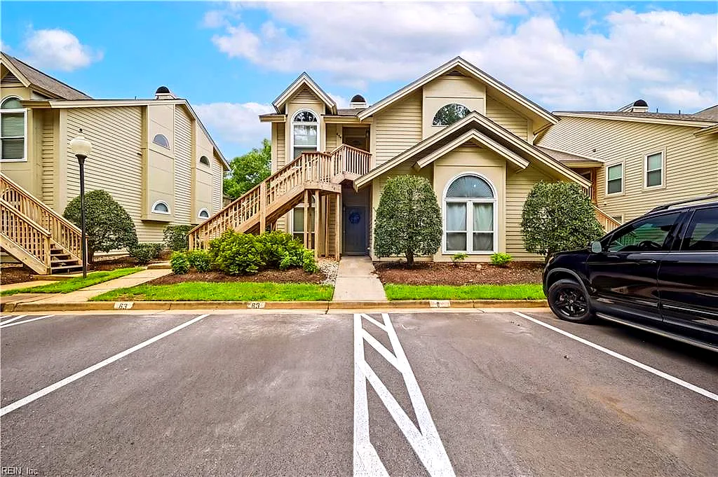 449 E Lake CIR, CHESAPEAKE VA 23322