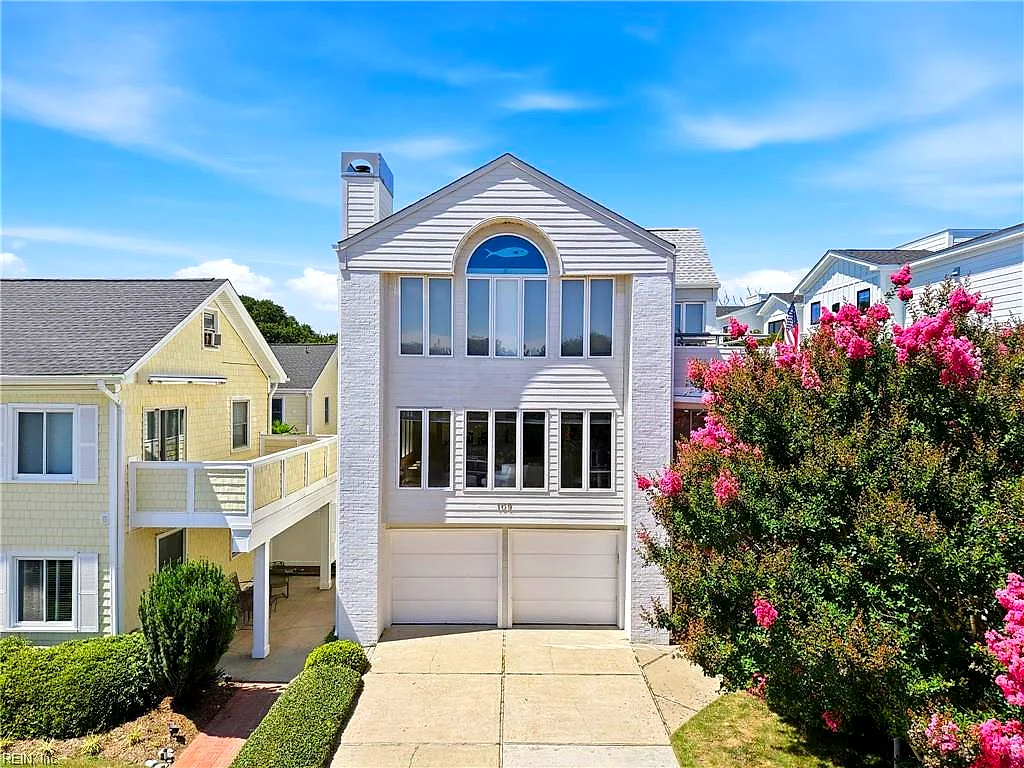 109 71st ST #A, VIRGINIA BEACH VA 23451