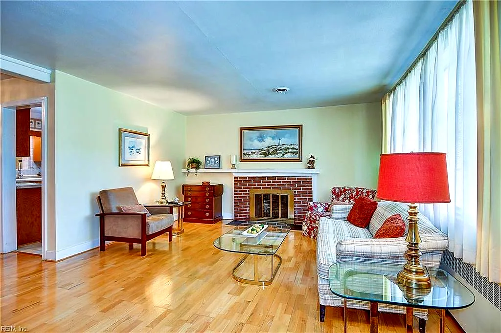 8575 Circle Dr, Norfolk — photo