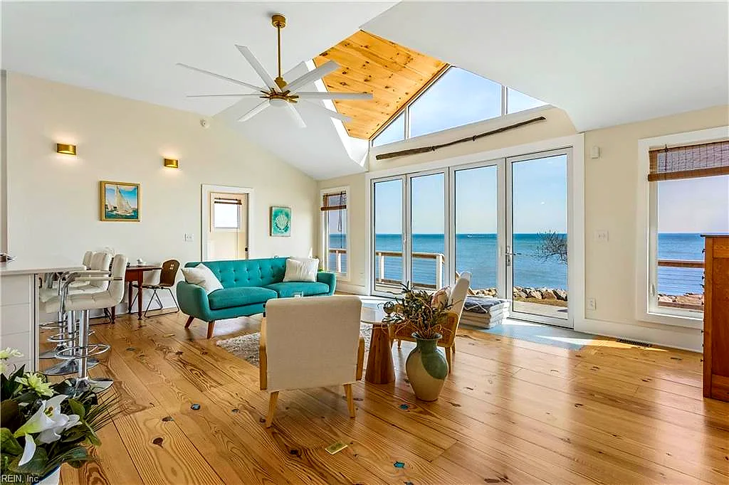 907 Bay Tree Beach RD, SEAFORD VA 23696