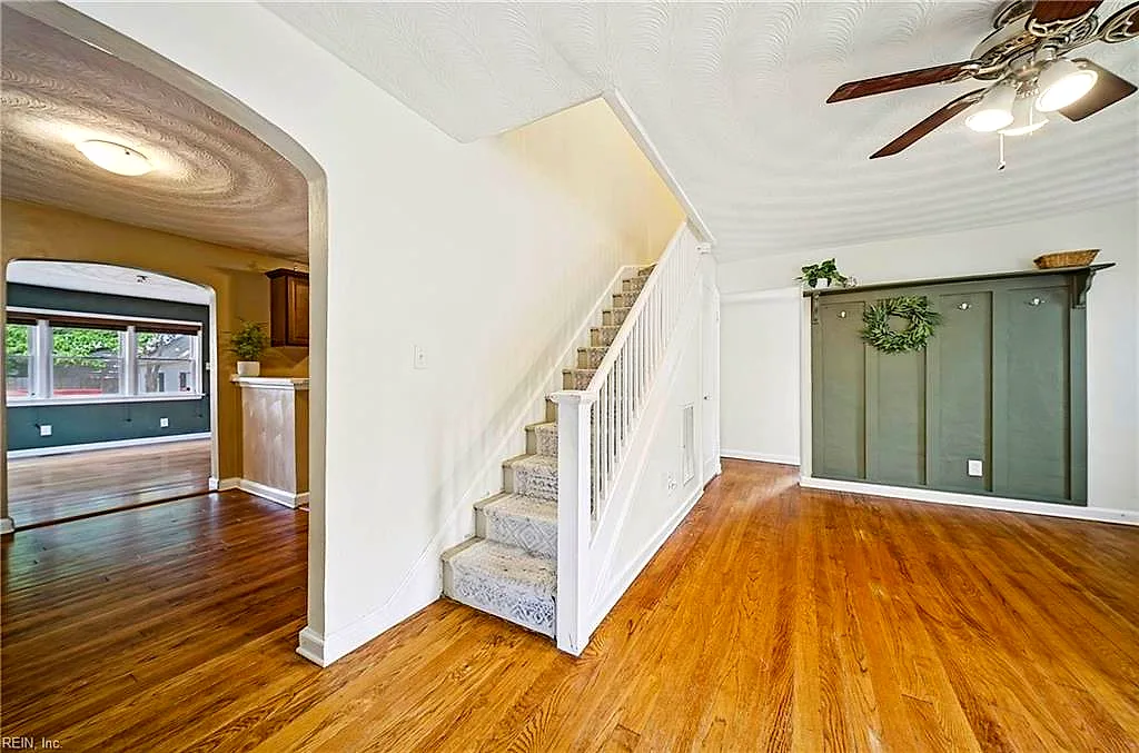 402 Ashlawn Dr, Norfolk — photo