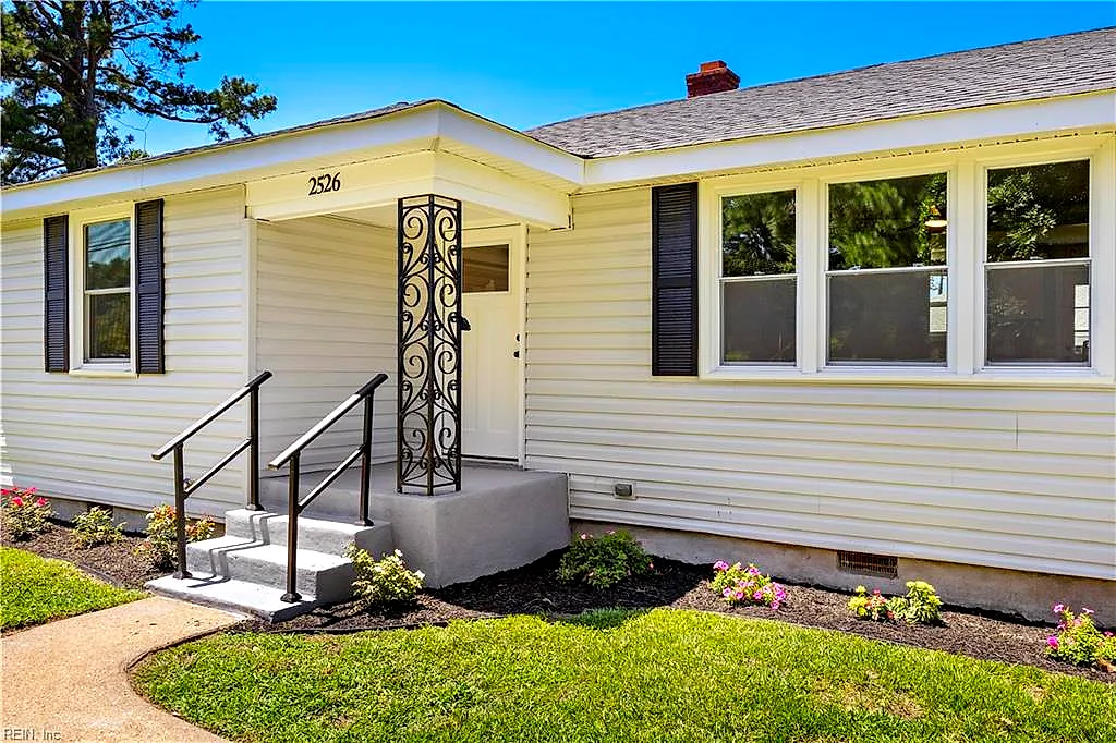 2526 Heutte DR, NORFOLK VA 23518