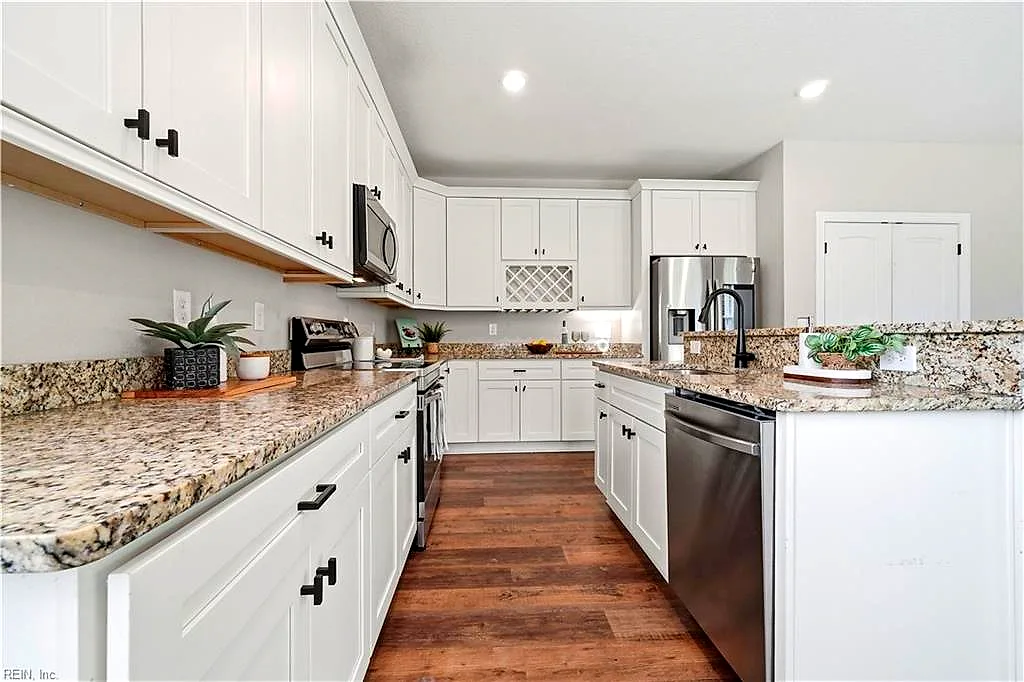 1924 Land Of Promise RD, CHESAPEAKE VA 23322