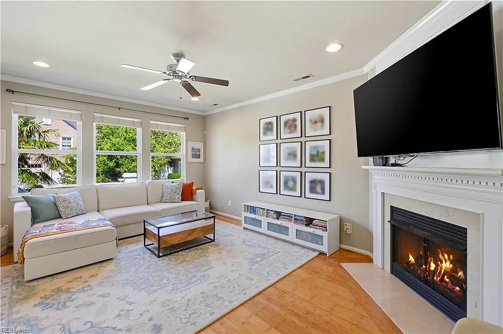 5049 Ocean WAY, NORFOLK VA 23518