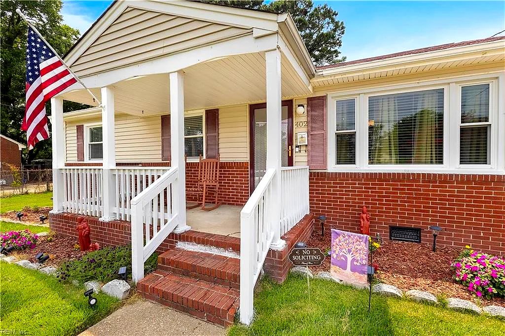 402 Bertha Ln, Portsmouth — photo