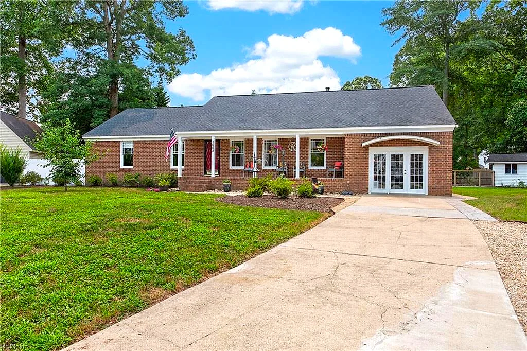 1008 Chalbourne Dr, Chesapeake — photo